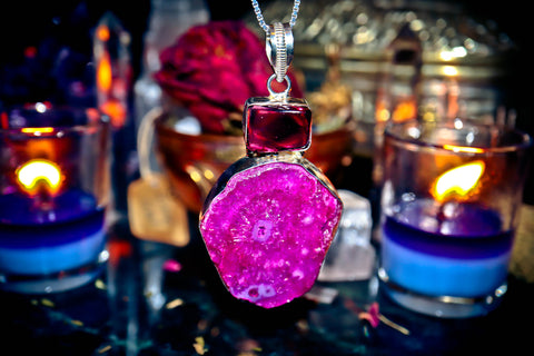QUEEN NEFERTITI Haunted Amulet of Divine Feminine Energy! Manifest Wealth, Luck, Transformation, Fertility, Wisdom, 3rd Eye Enhancement, Beauty & Good Fortune! $$$