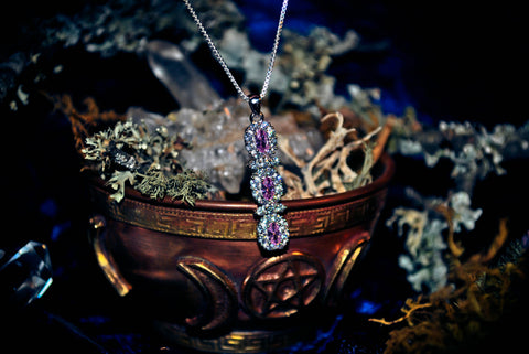 MONEY Enchanted Pagan Wiccan Spell Ritual Amulet of Wealth ~ Celebrity Luxury & Riches Spell Necklace! Haunted Secrets of the Famous & Elite Pendant! Sterling Silver!