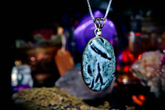 ¡Y 7 GENIOS ARCANJO Anillo Djinn de Riqueza, Amor, Sabiduría y Poder Supremo! ¡CÓSMICO! $$ ¡Convierte la Energía Negativa en Positiva! ¡Abundancia Espiritual! * ¡PODERES Sagrados Antiguos!