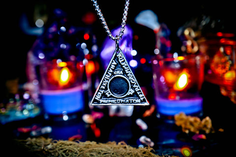 KING SOLOMON Magic Triangle Amulet! Banish Negative Energy, Repel Curses & Hexes, Gain Power & Ultimate Protection! Attract Wealth & Success! $$$