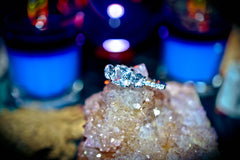 Inondé par le sortilège d'argent ! Attirez la richesse et l'opulence ! Apporte l'abondance, protège de l'énergie négative, élimine rapidement les dettes ! Bague métaphysique triple coulée !