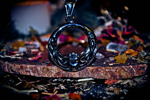CLADDAGH IRISH GOOD LUCK Ancient Pagan Wealth & Abundance and Love Spell Talisman of Power MONEY Beauty Haunted Amulet!
