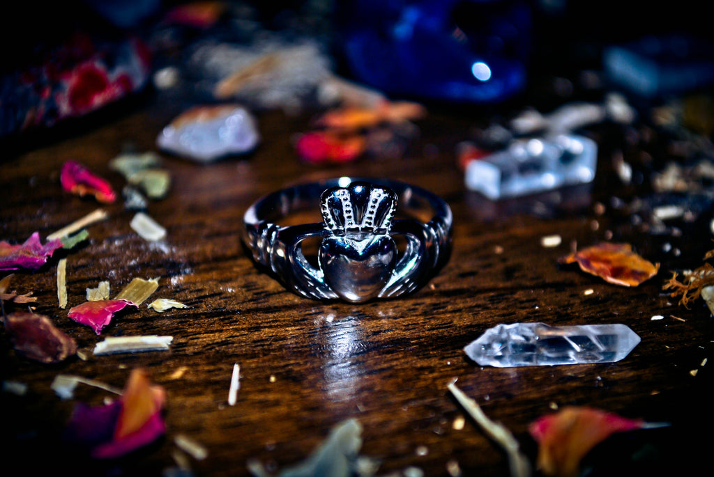 CLADDAGH IRISH GOOD LUCK Ancient Pagan Wealth and Abundance and Love Spell Ring!